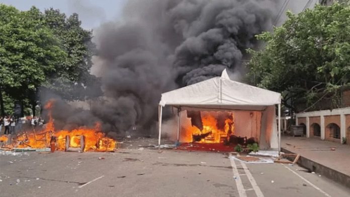 মানিক মিয়া এভিনিউ রণক্ষেত্র । ছবি সংগৃহীত মানিক মিয়া এভিনিউ রণক্ষেত্র । ছবি সংগৃহীত