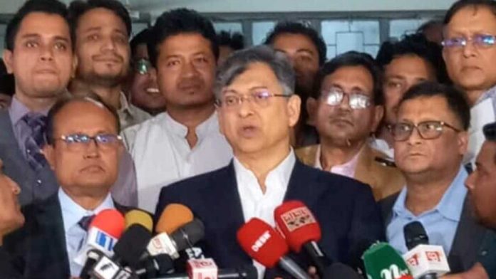 বিএনপির স্থায়ী কমিটির সদস্য সালাহউদ্দিন আহমেদ। বিএনপির স্থায়ী কমিটির সদস্য সালাহউদ্দিন আহমেদ।