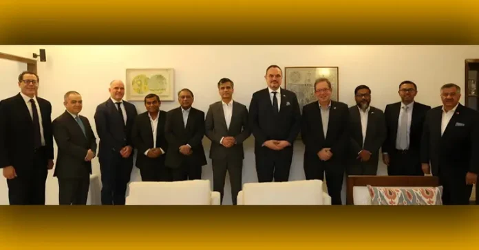 দেশের বিভিন্ন মার্কিন কোম্পানির প্রতিনিধিদের সঙ্গে রাষ্ট্রদূত ব্রেন্ট ক্রিস্টেনসেন। ছবি- সংগৃহীত